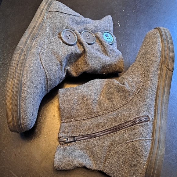 SO Gray Wool Blend Ankle Boots Side Zipper   Size 7.5 - Picture 1 of 6